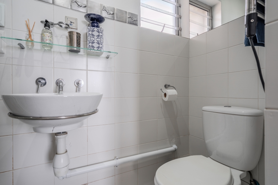 To Let 1 Bedroom Property for Rent in Camps Bay Western Cape